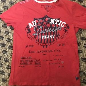 Boys GUESS T-shirt size 8/10.